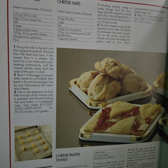 The Complete Book of Baking, hardcover - Picture 6 of 9